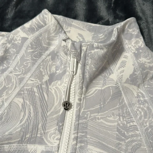 Like New! Lululemon Define Jacket - Picture 3 of 5